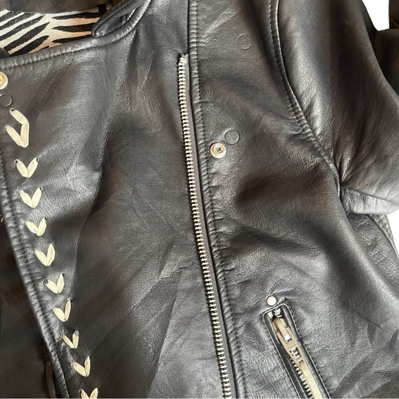 BlankNYC Faux Leather Moto Jacket Contrast Stitching Black White Tassel Size S - Picture 12 of 15